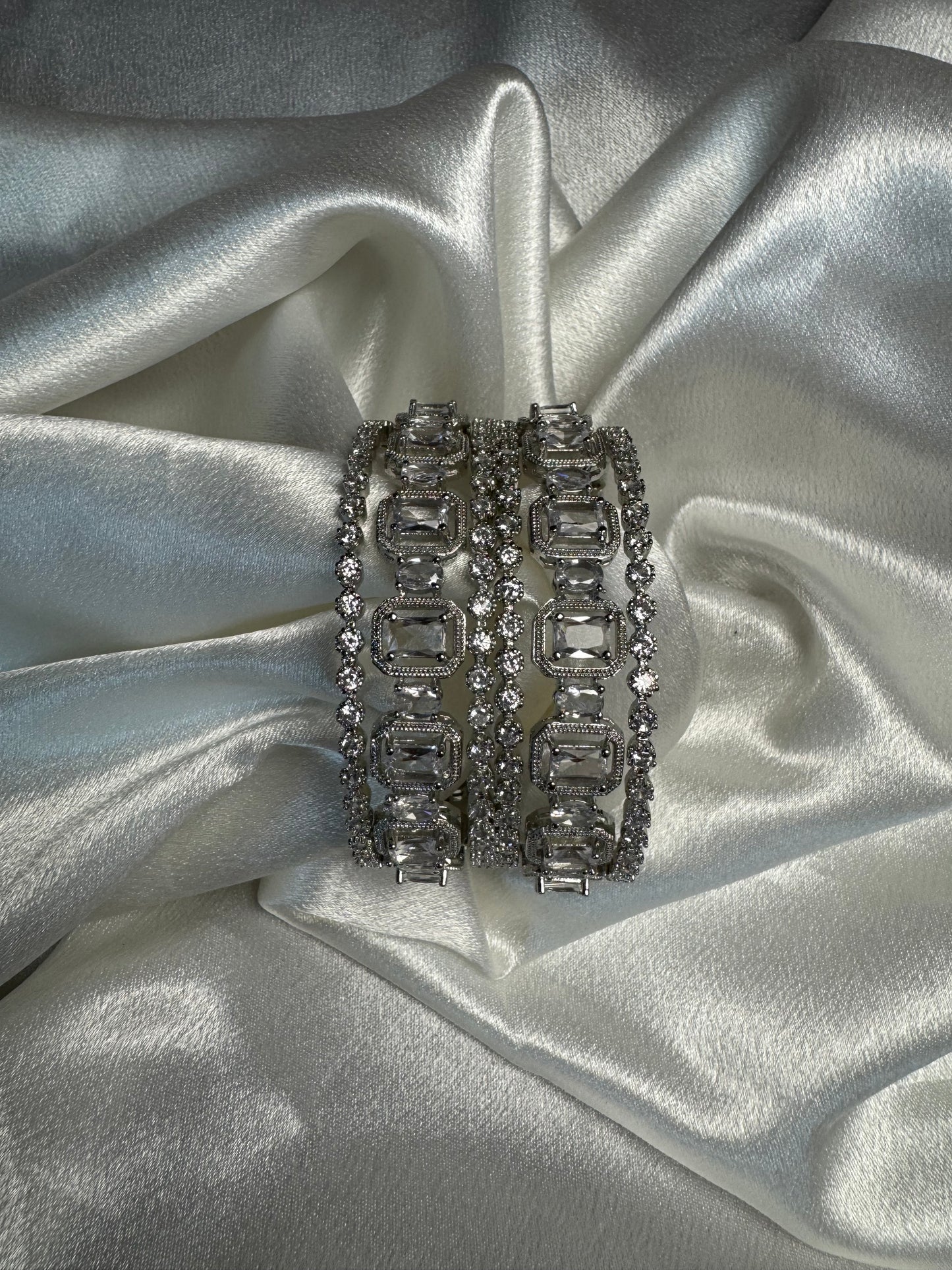 Statement Oval AD Bangles Set