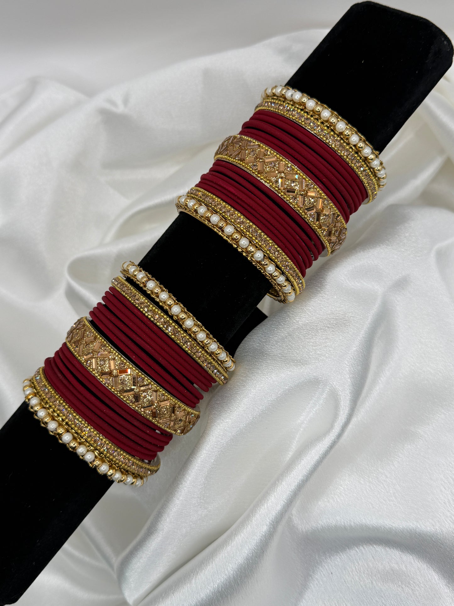 2.4 Pearl Metal Bangles Set