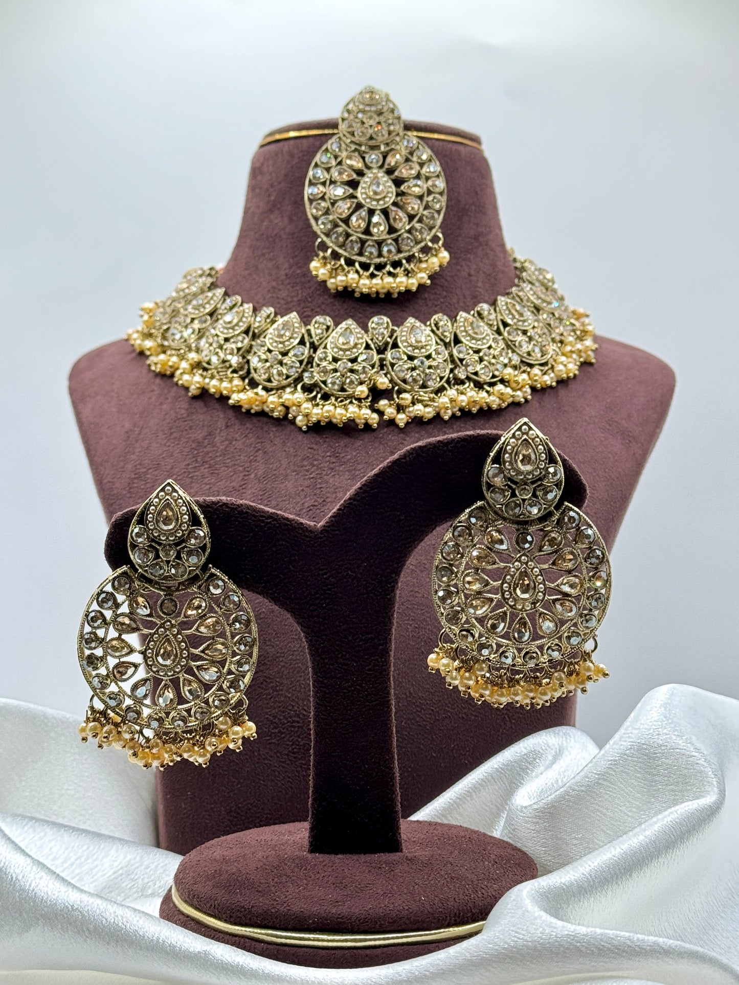 Diya Necklace Set