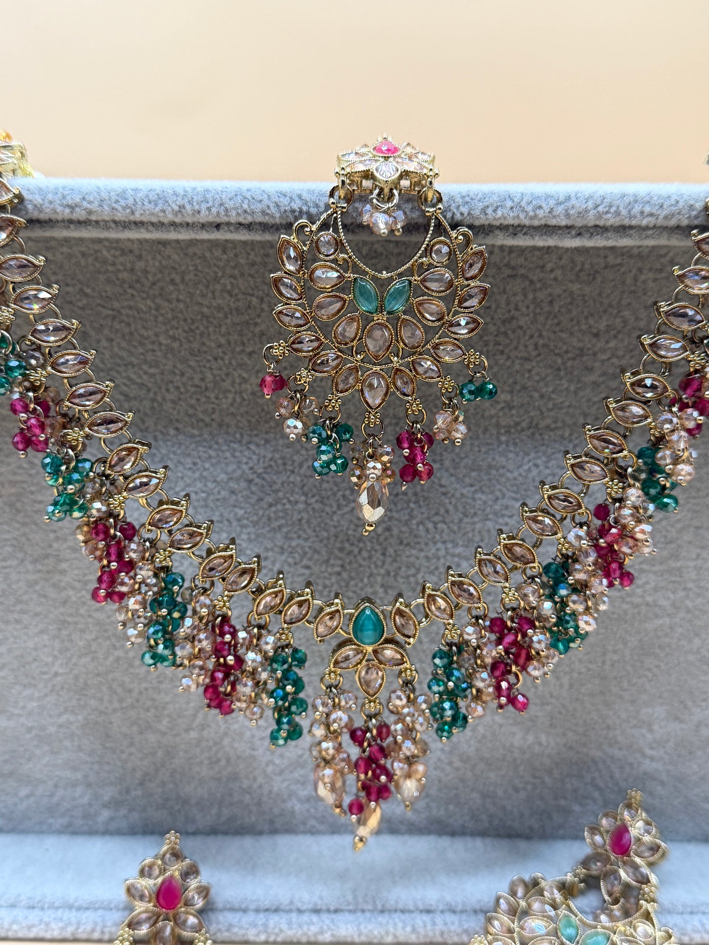 Ira V-Shaped Necklace Set
