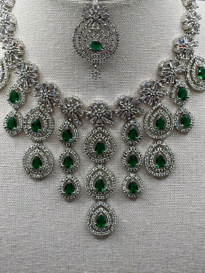 Anu AD Necklace Set