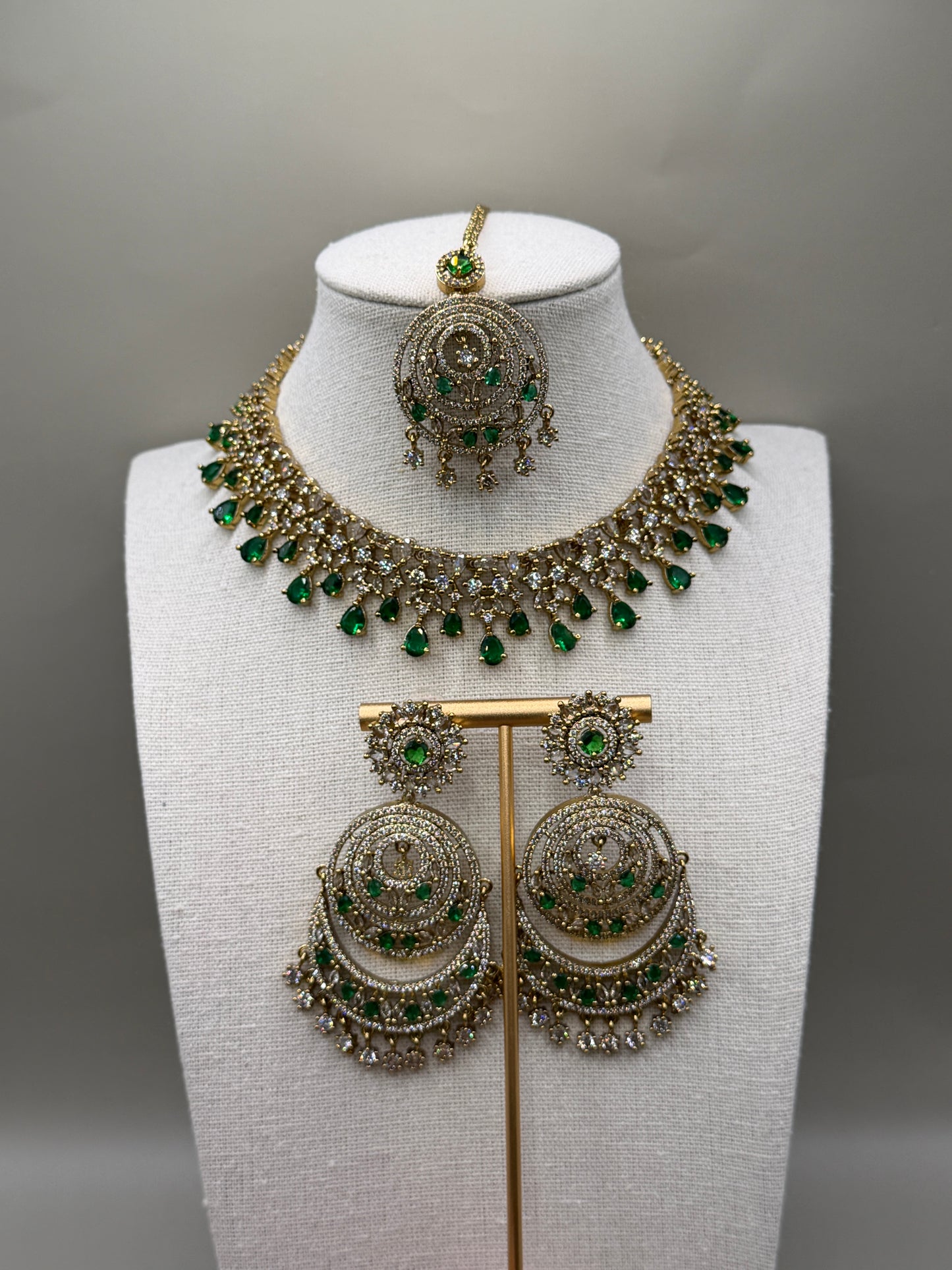 Myra AD Necklace Set