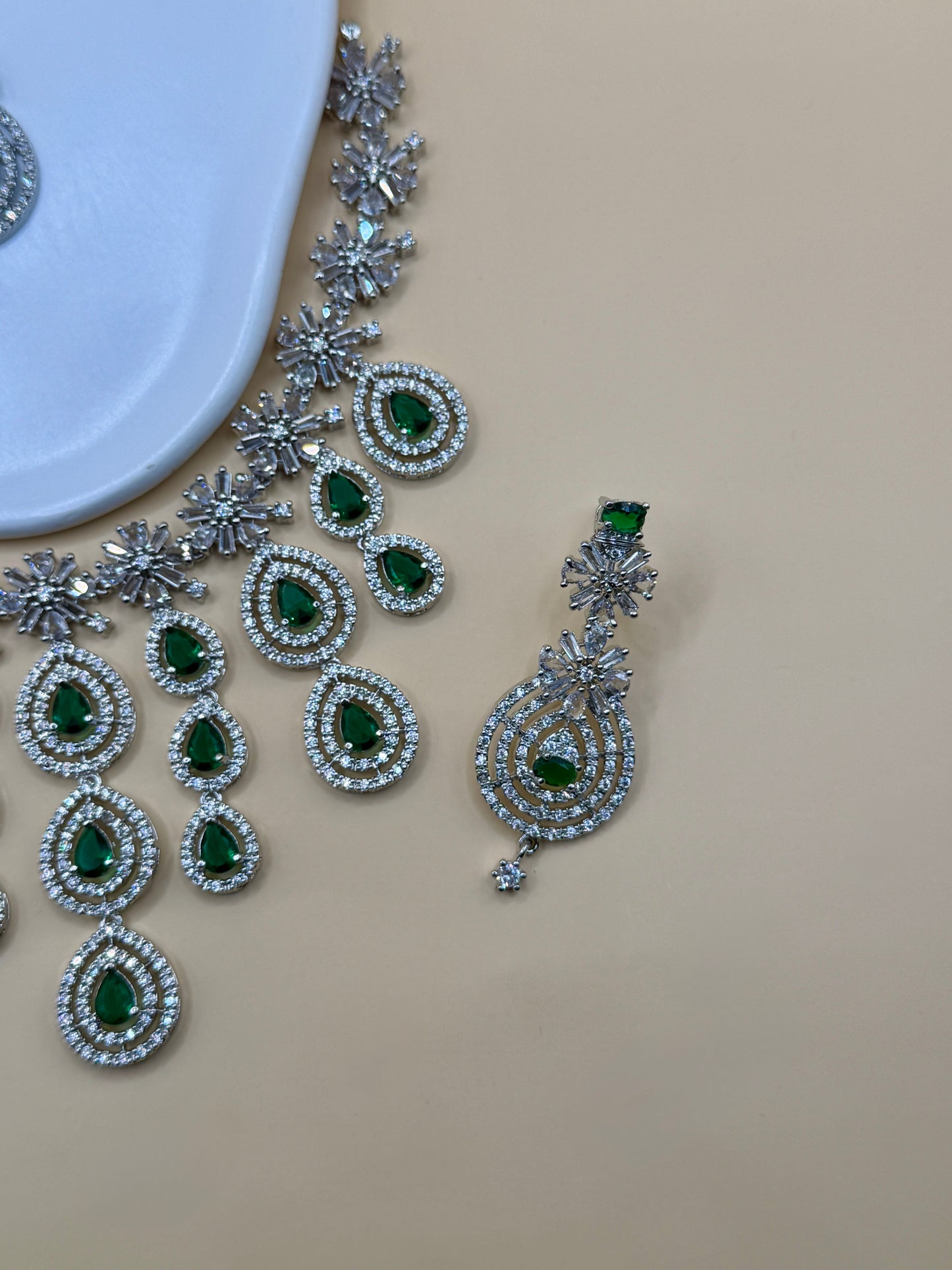 Anu AD Necklace Set