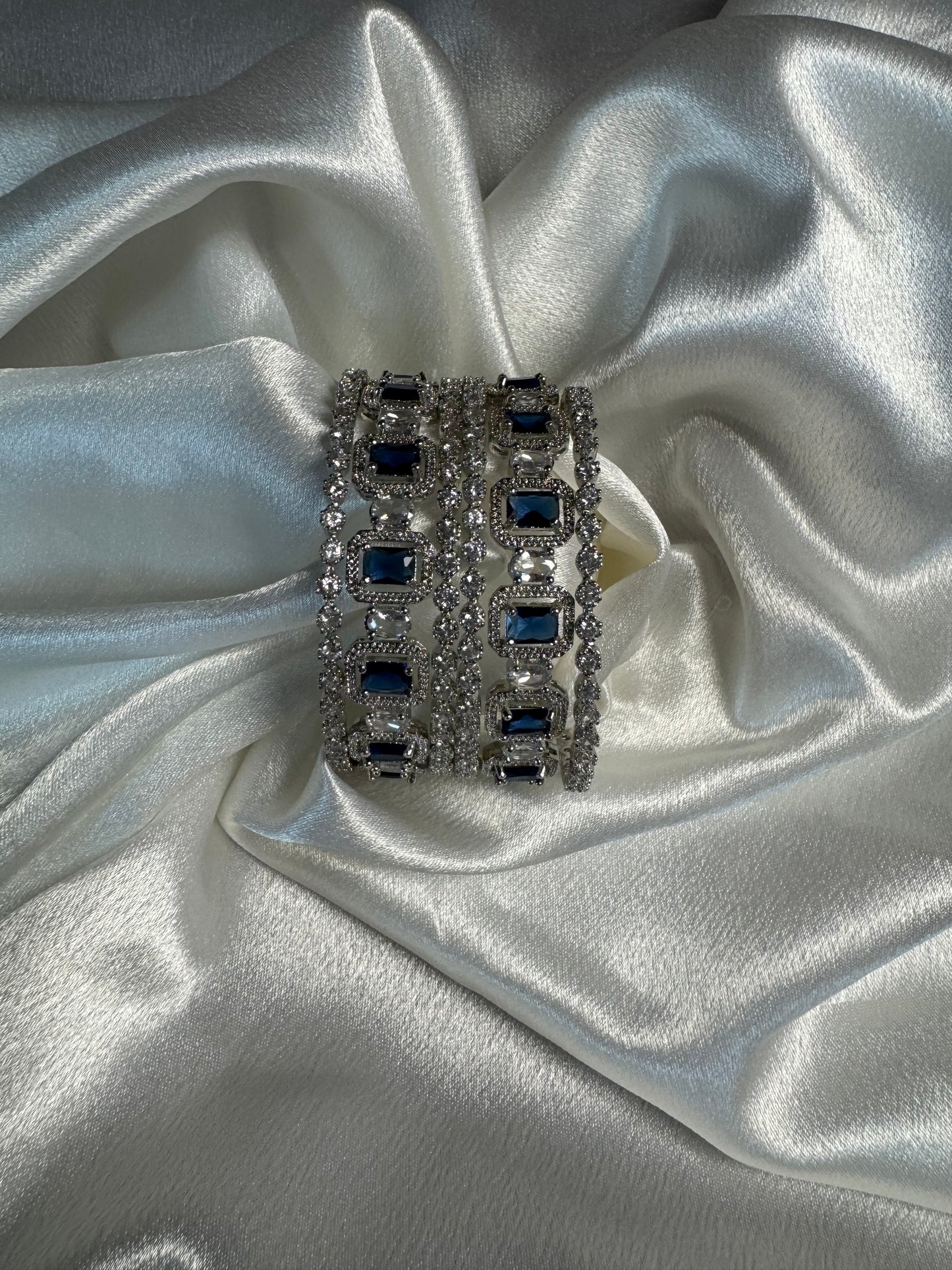 Statement Oval AD Bangles Set