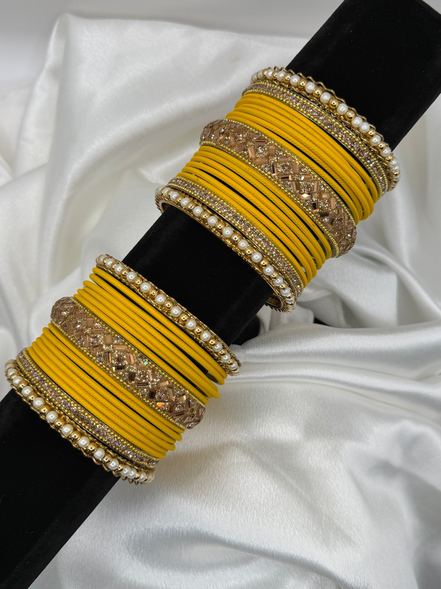 2.4 Pearl Metal Bangles Set