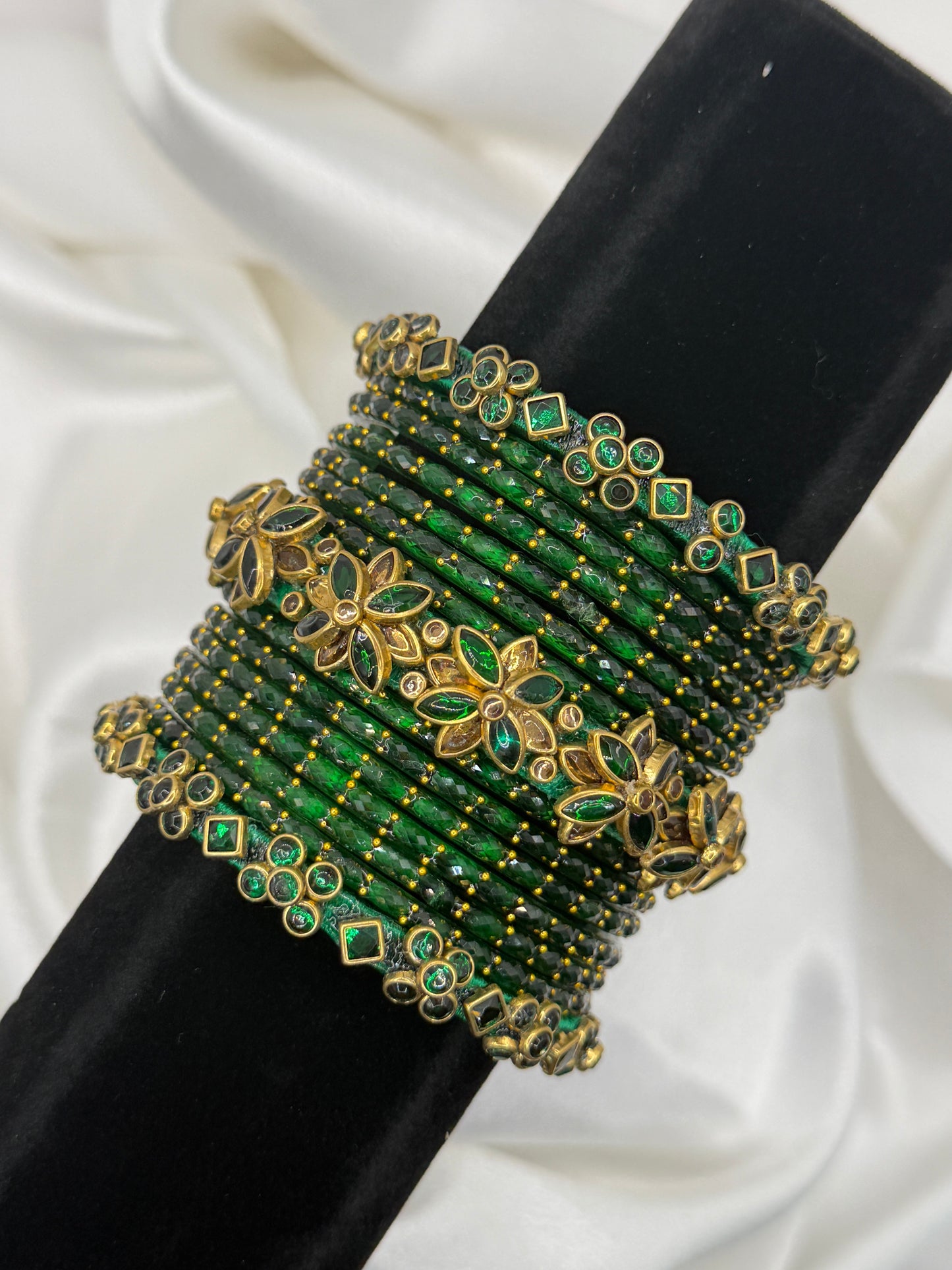 Sundari Glass Bangles Set