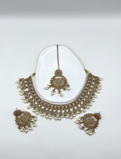 Barsha Necklace Set