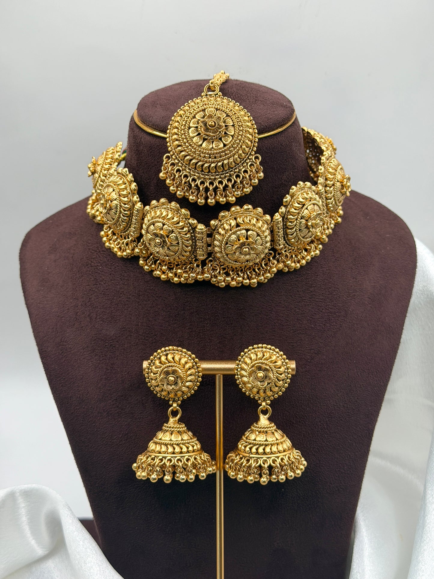 Gold-Plated Choker Set