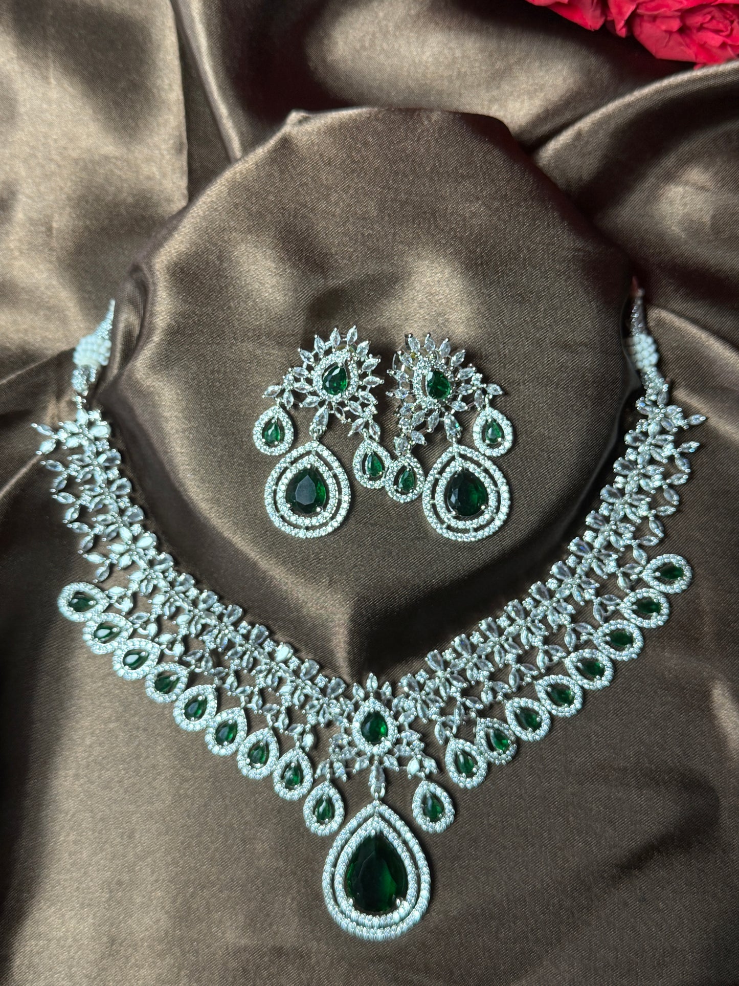 Alia AD Necklace Set