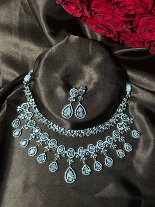 Anika AD Necklace Set