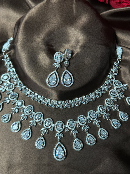 Anika AD Necklace Set