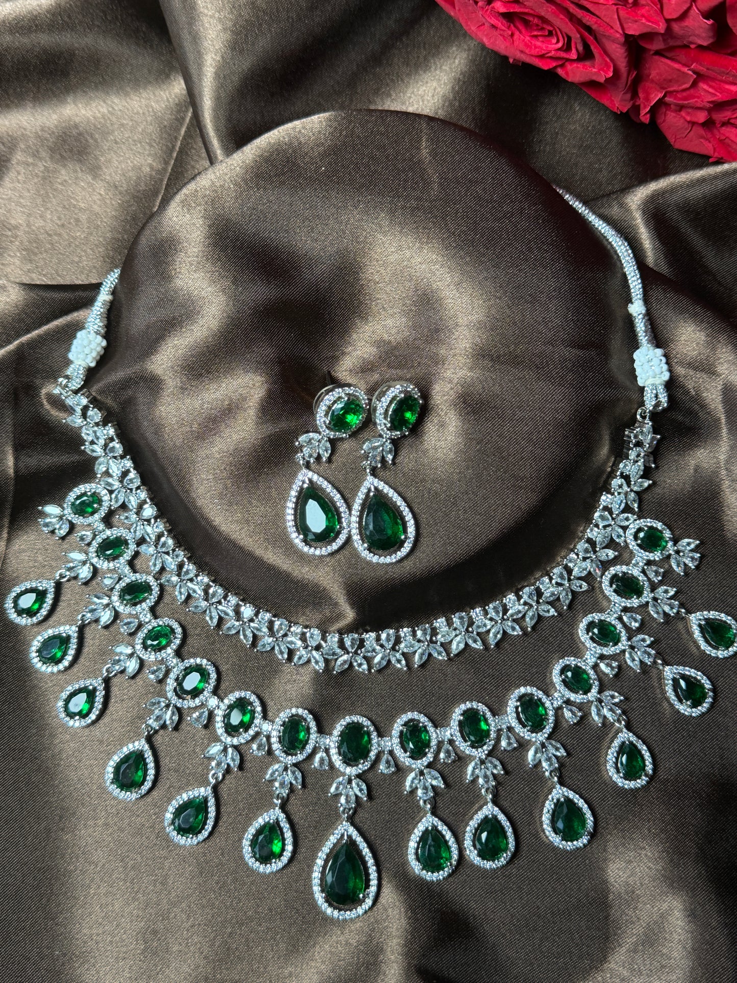 Anika AD Necklace Set