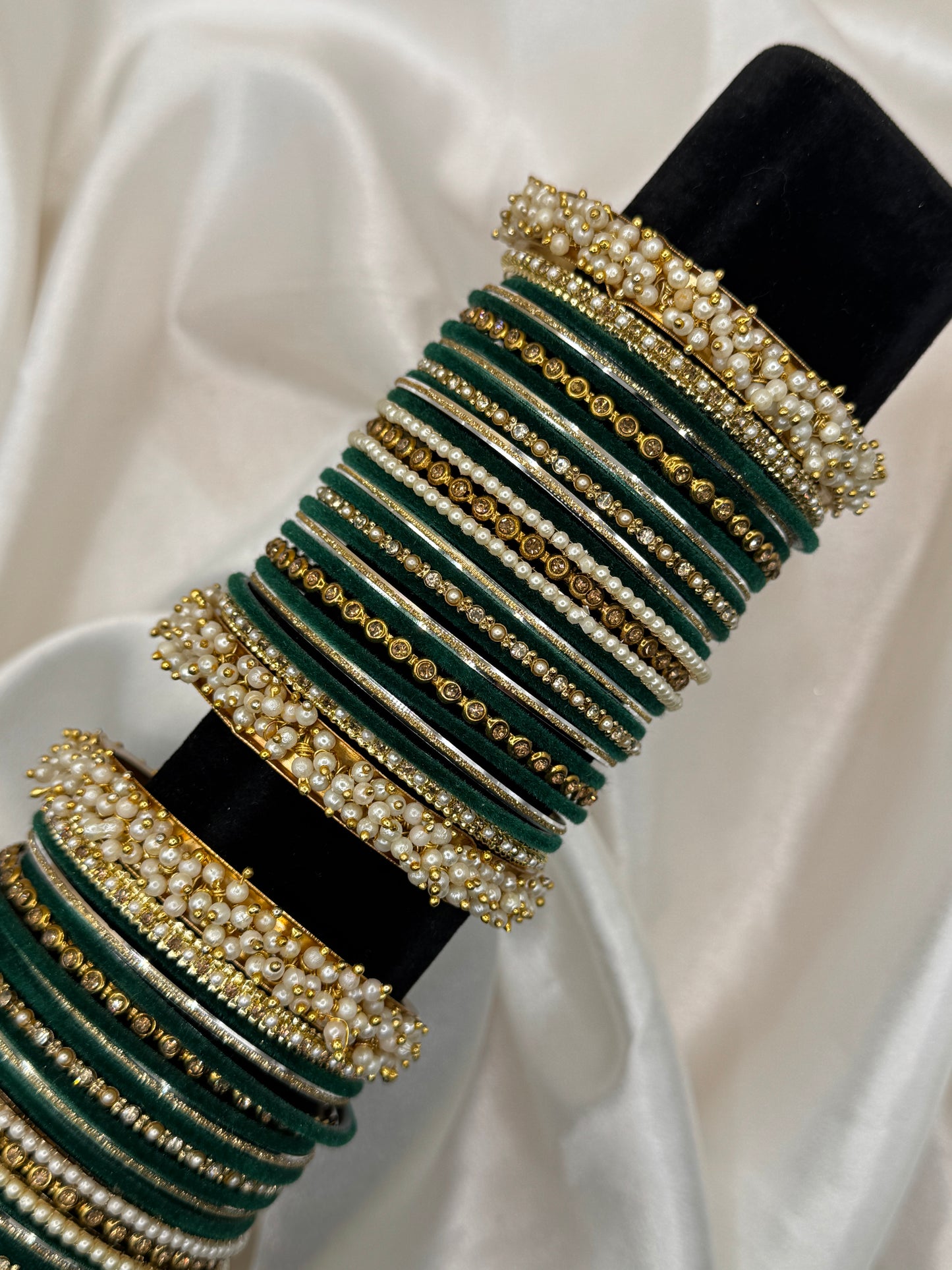 Zeenat Pearl Gajra Bangle Set