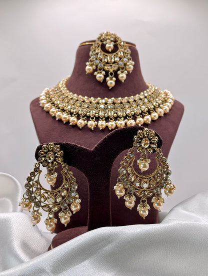 Komal Necklace Set