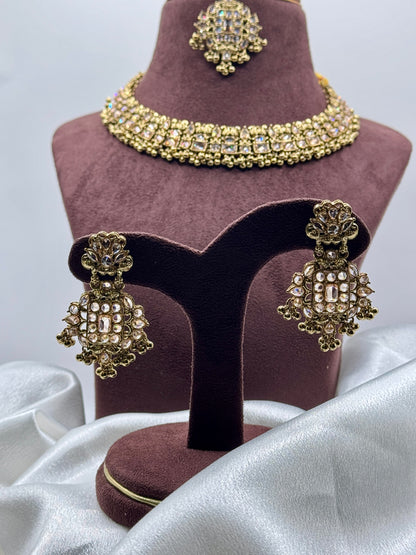 Shya Necklace Set