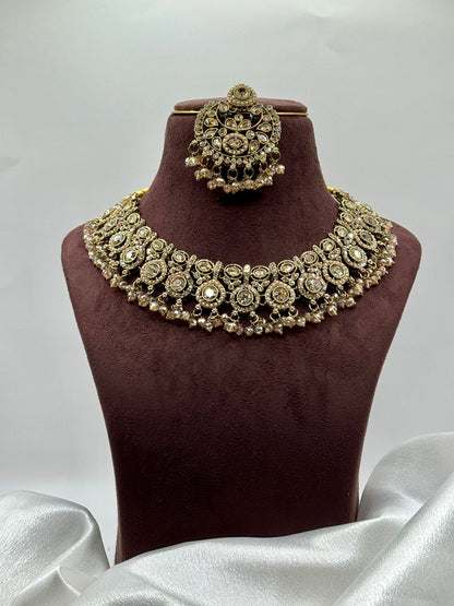 Kiara Golden Necklace Set