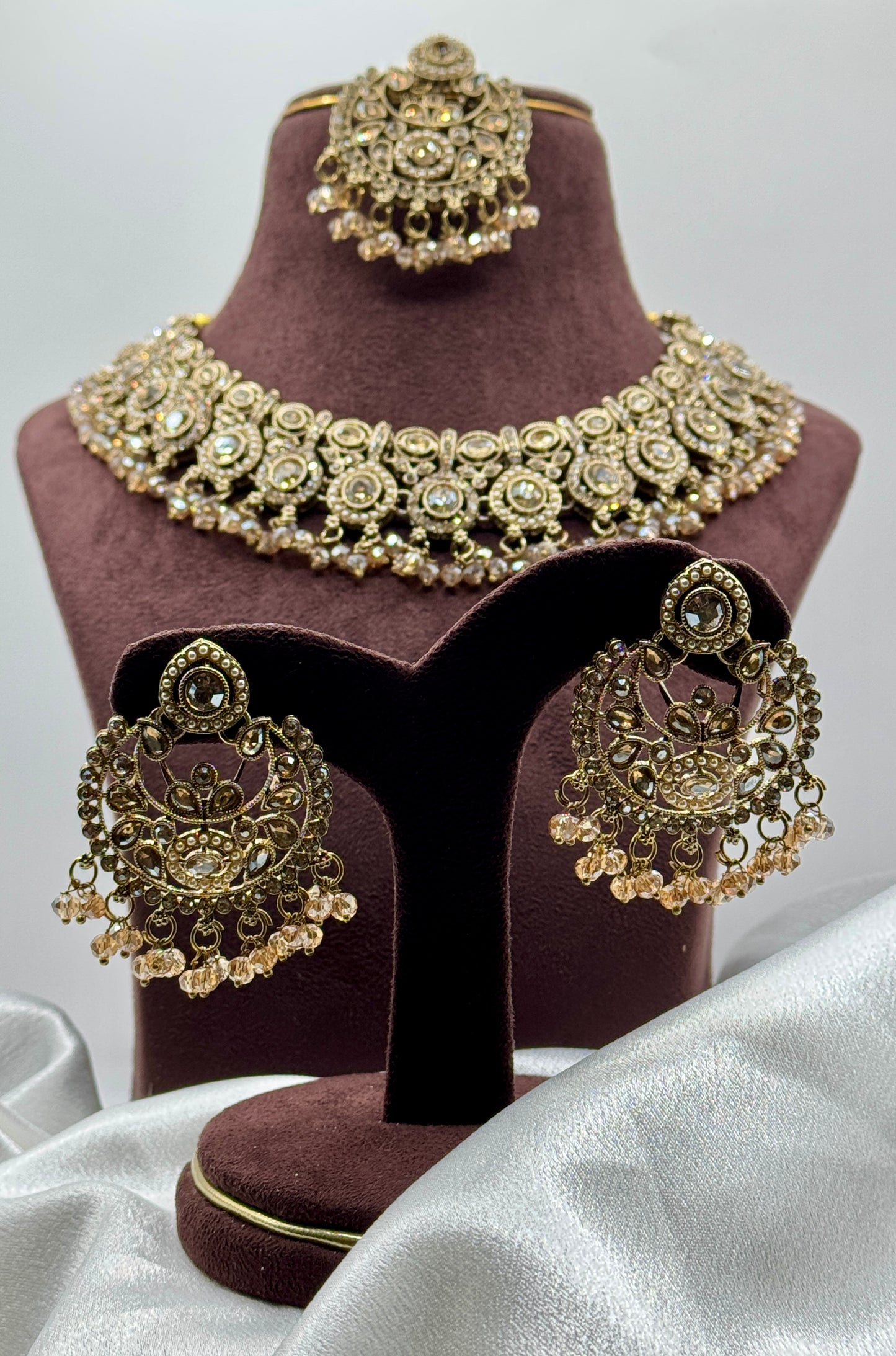 Kiara Golden Necklace Set