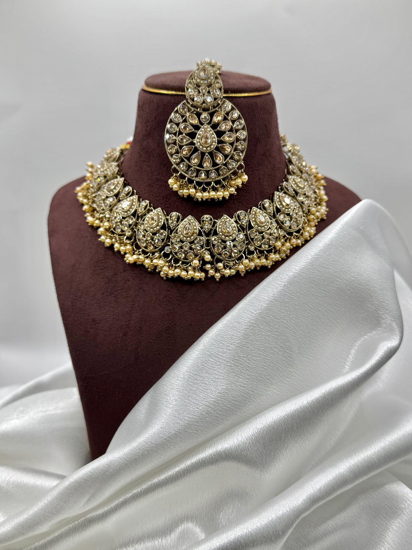 Diya Necklace Set