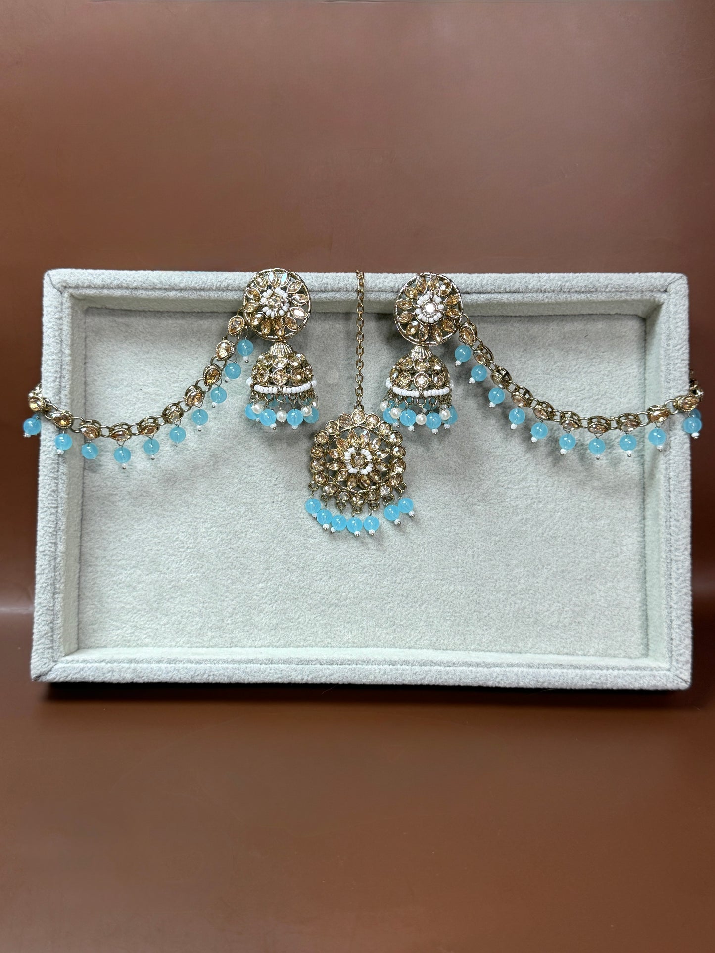 Jhumka with Sahara w Tikka