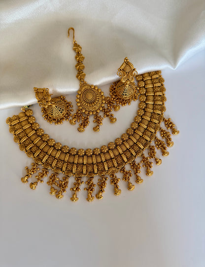 Alina Antique Gold Necklacest
