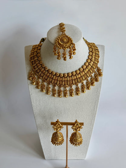 Alina Antique Gold Necklacest