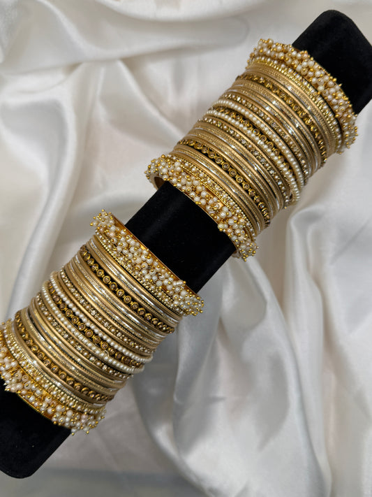 Zeenat Pearl Gajra Bangle Set