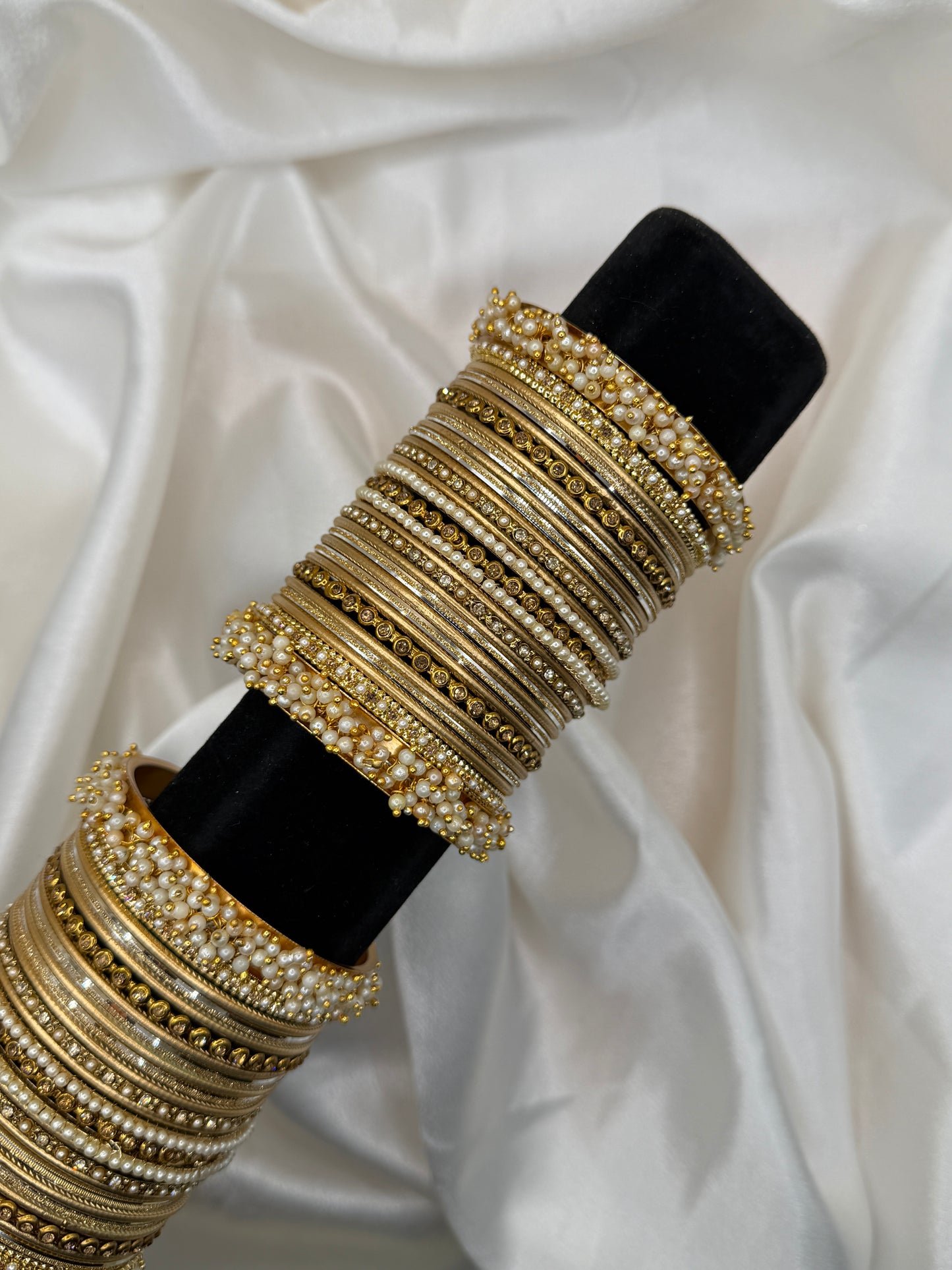 Zeenat Pearl Gajra Bangle Set